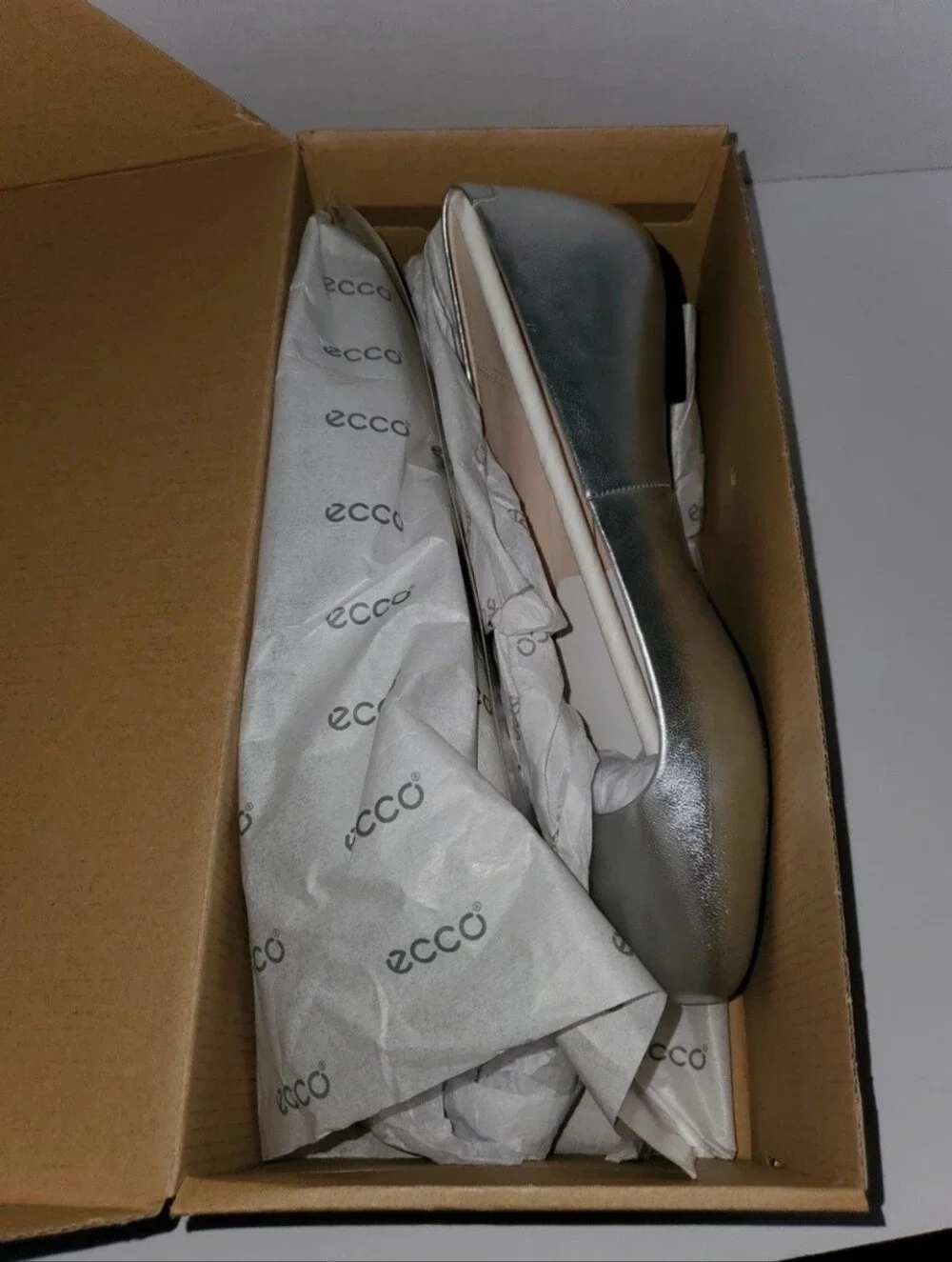Ecco Silver Metallic Leather Ballet Flats